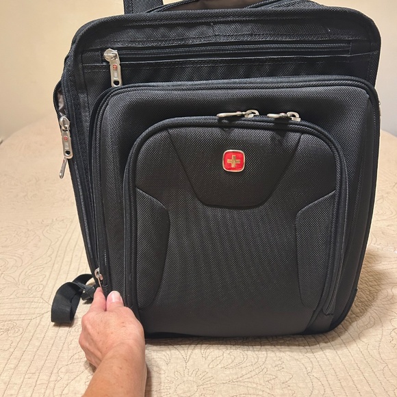 SwissGear Travel Laptop Backpack - Picture 2 of 10